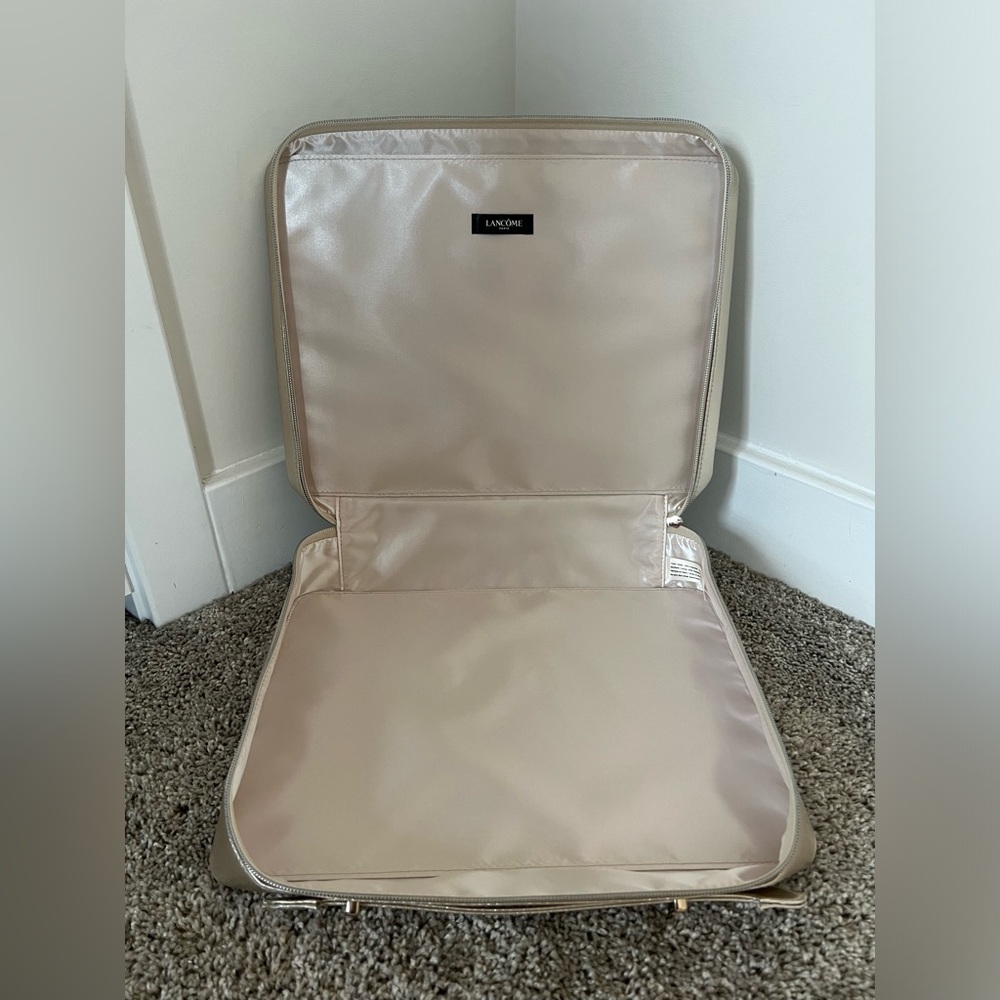 BRAND NEW!! Lancome Makeup Bag❤️ - Picture 6 of 10